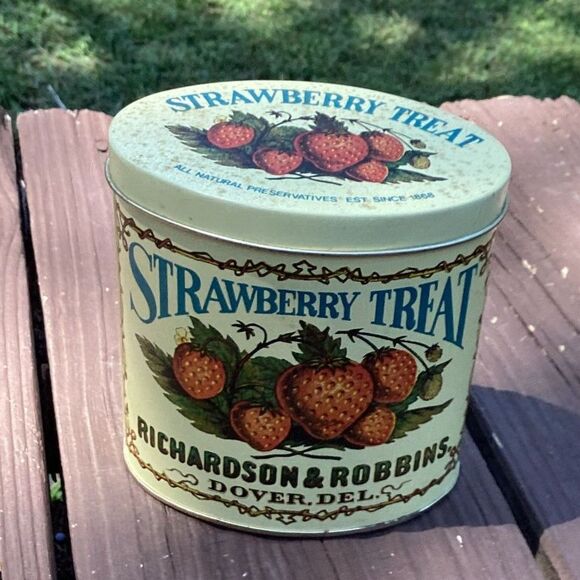 Richardson & Robbins “Strawberry Treat” Advertising Tin Can, Dover DE - Picture 2 of 4